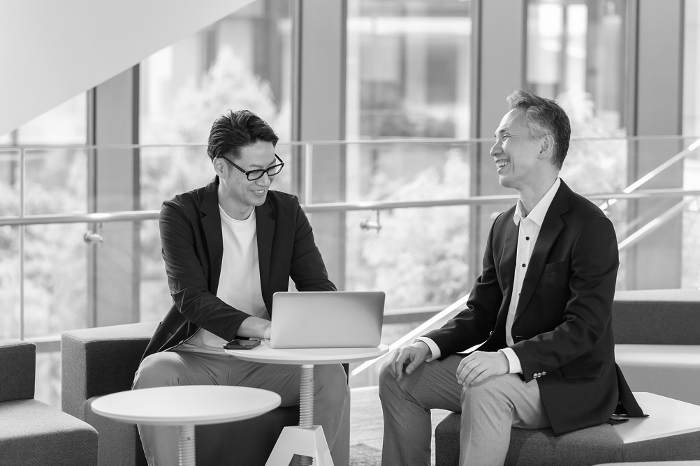 歩くビジネスマン